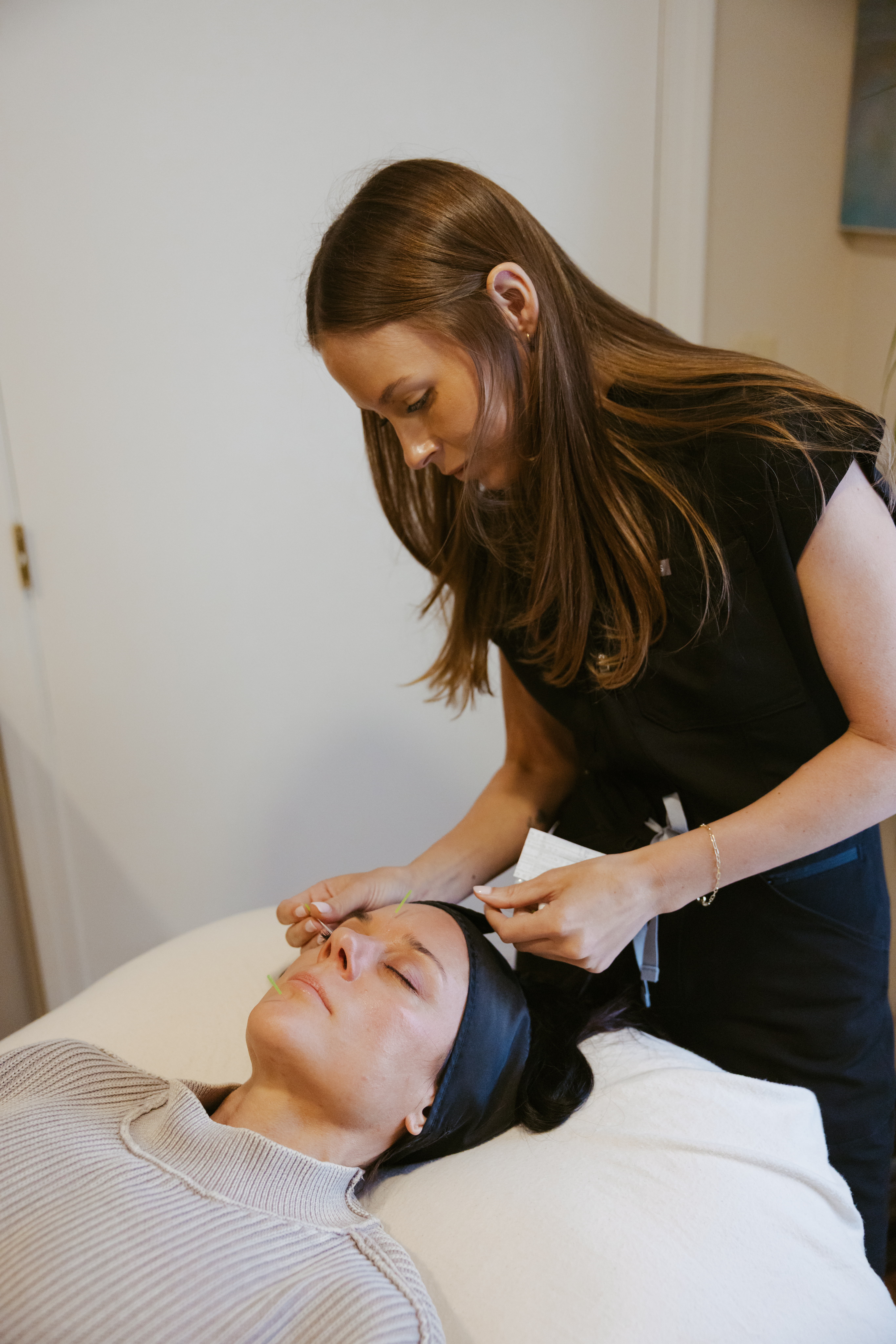 How Acupuncture Treats Headaches and Migraines
